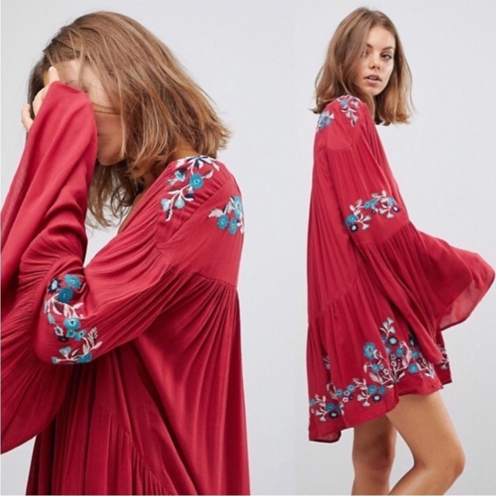 Free People Red Embroidered Te Amo Mini Dress size medium Flare sleeve bohemian - Picture 2 of 14